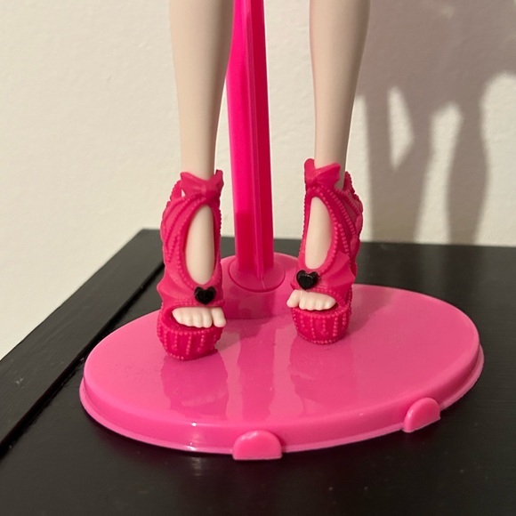 Monster High Doll Draculaura (G1) Fright, Camera, Action!: Black Carpet - Picture 3 of 6